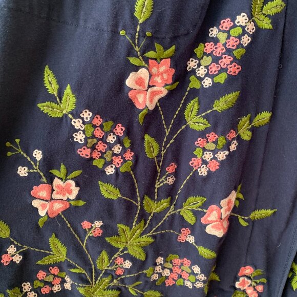 Eshakti dark blue dress with folkloric embroidery - Picture 3 of 6